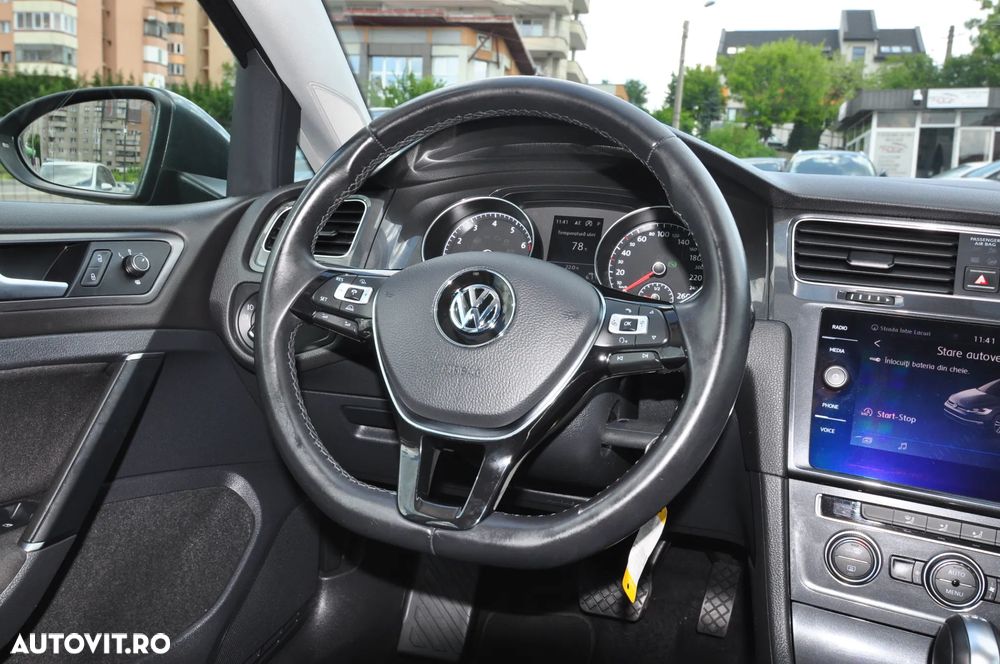 Volkswagen Golf 1.5 TSI BlueMotion ACT DSG Comfortline - 19