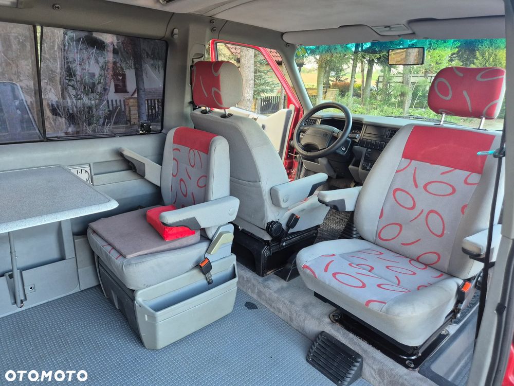 Volkswagen Multivan Standard - 34