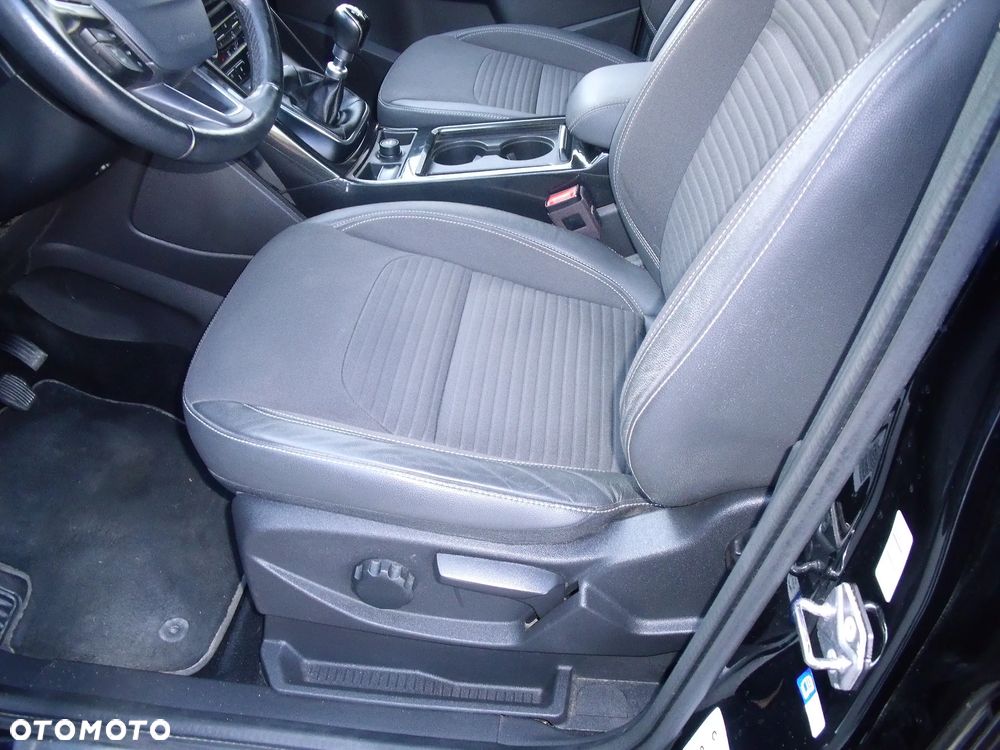 Ford Kuga 1.5 EcoBoost 2x4 Individual - 32