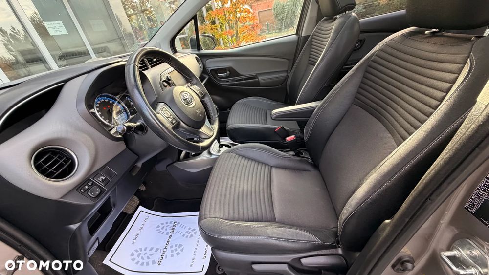 Toyota Yaris - 24
