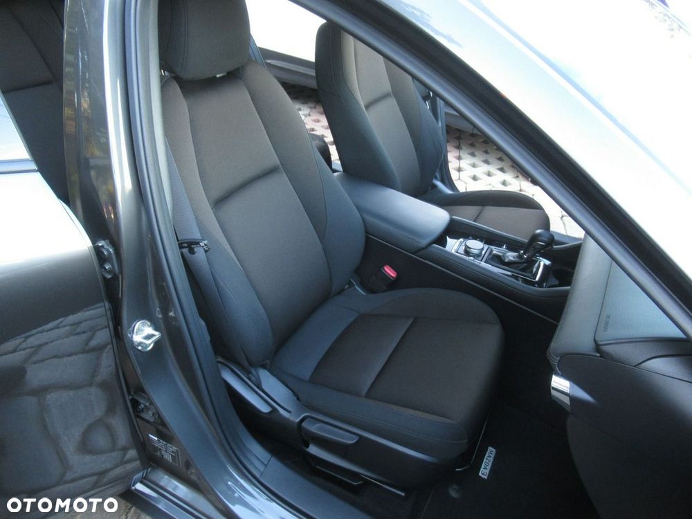 Mazda 3 2.0 mHEV Hikari - 11