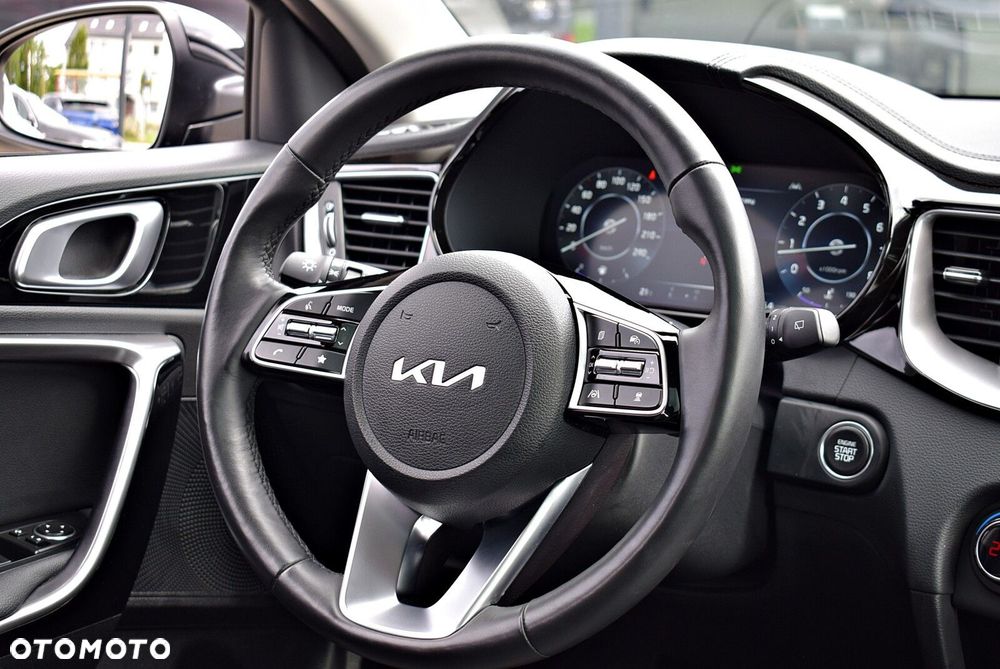 Kia XCeed - 30