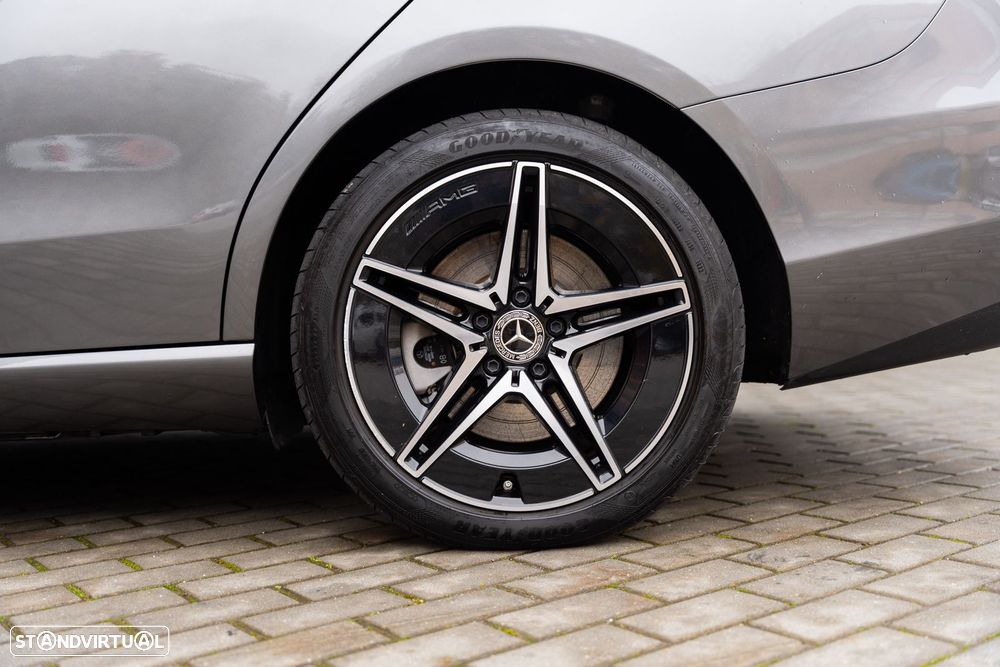 Mercedes-Benz C 300 e T 9G-TRONIC Avantgarde - 33