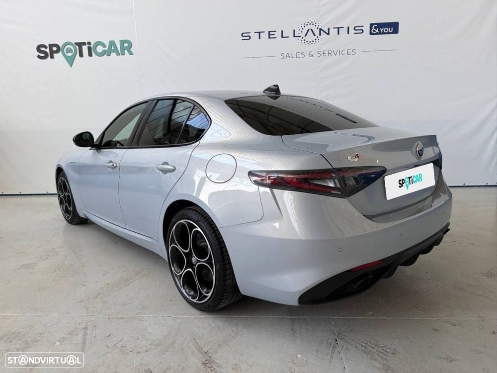 Alfa Romeo Giulia 2.0 T Veloce Q4 AT8 - 5