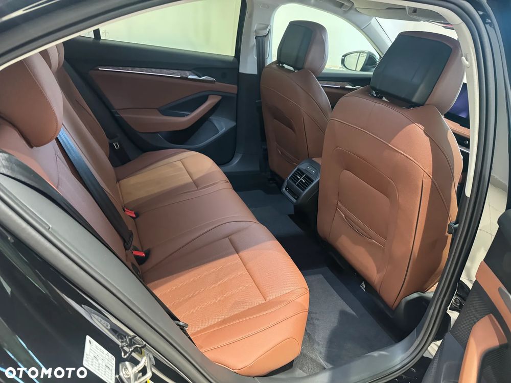 Skoda Superb 2.0 TSI 4x4 L&K DSG - 9