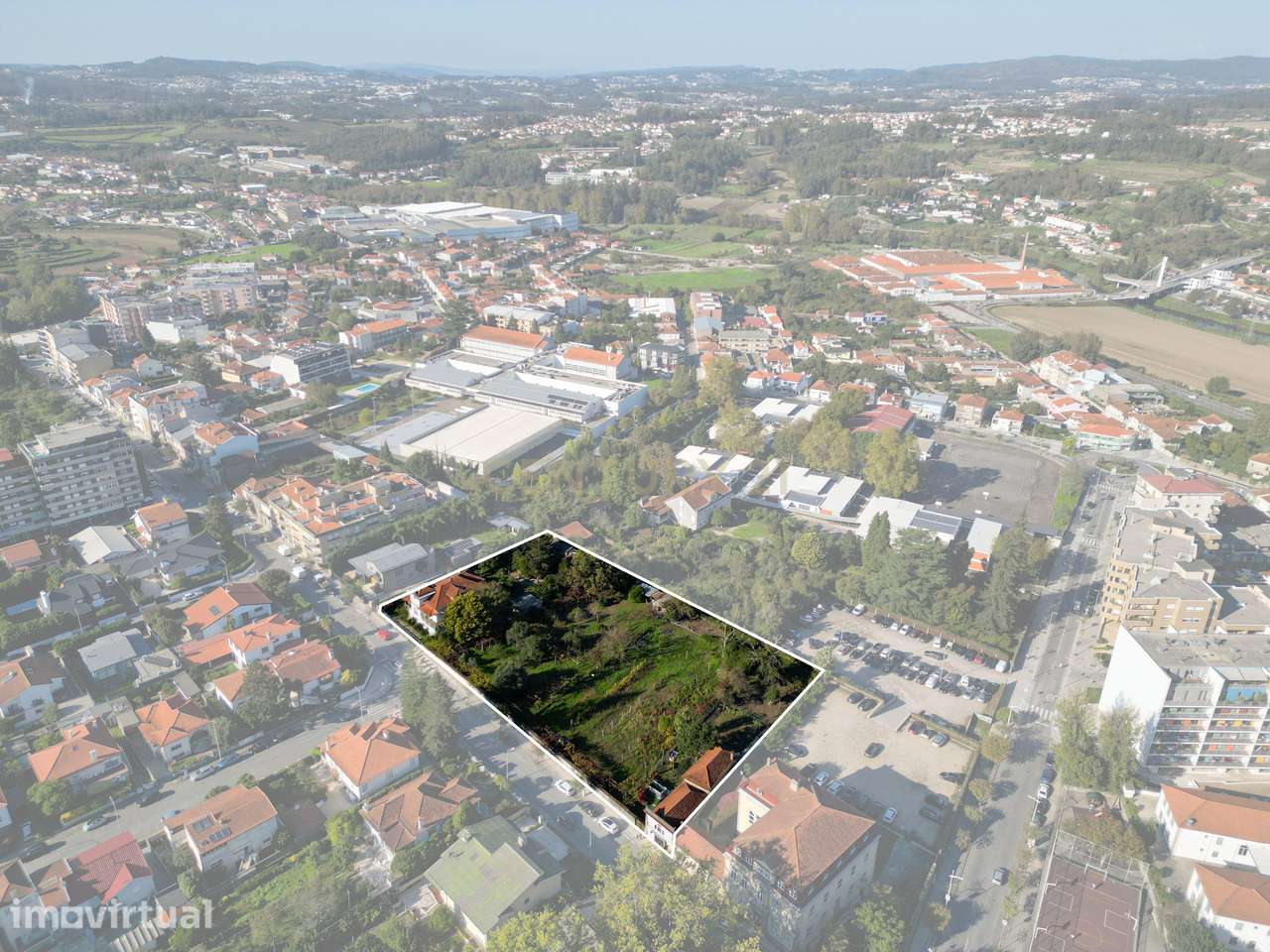 Terreno para construção em altura com Palacete - Santo Tirso - Grande imagem: 3/35