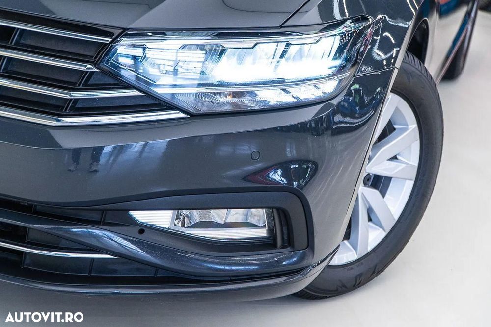 Volkswagen Passat 1.6 TDI DSG Comfortline - 35