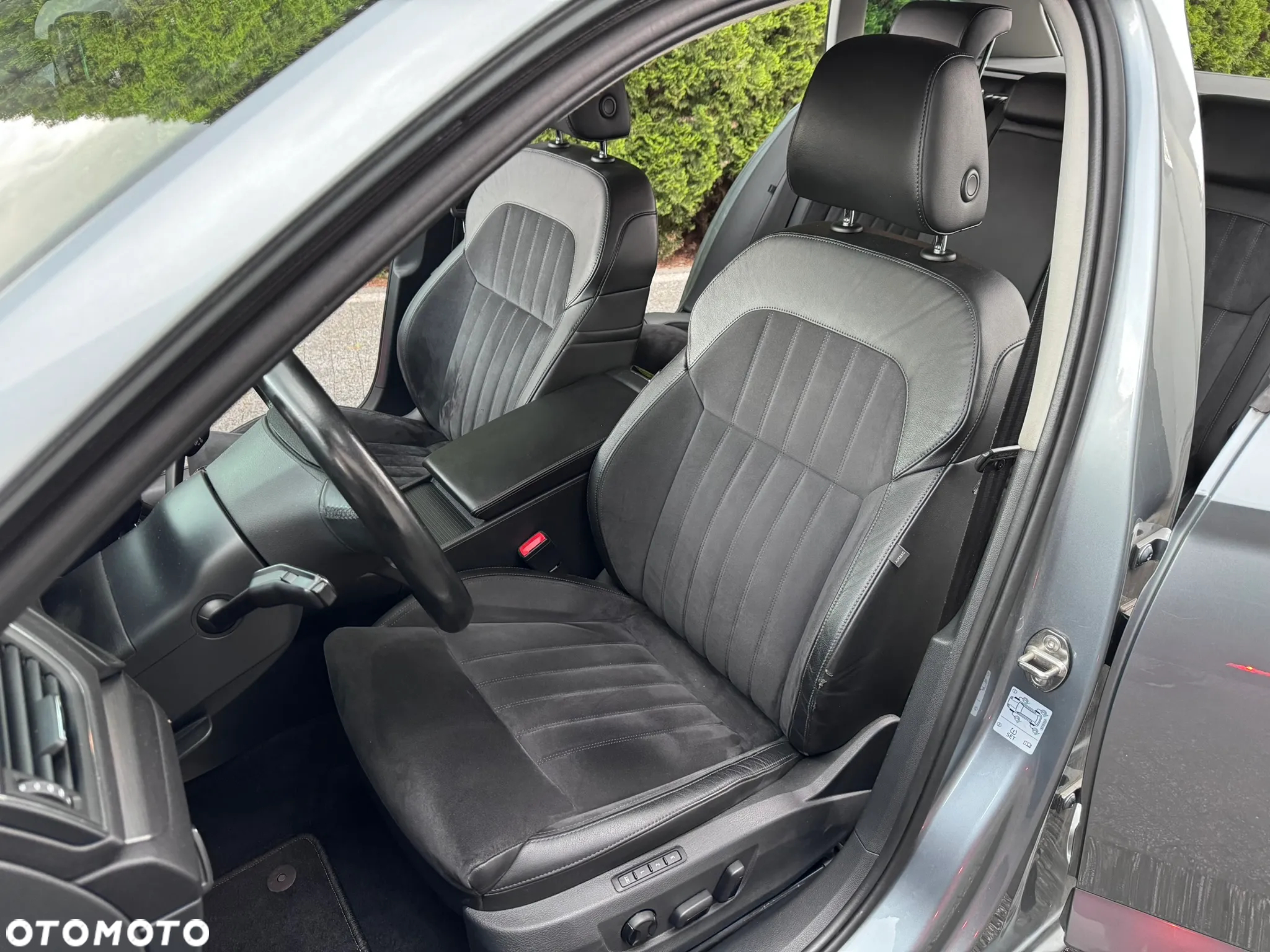 Skoda Superb 2.0 TDI Sportline DSG - 14