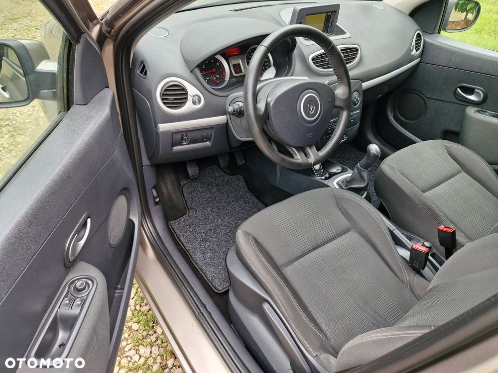 Renault Clio 1.2 16V Pack Authentique - 16