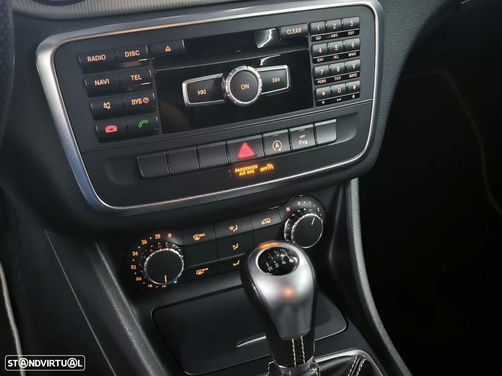Mercedes-Benz GLA 180 CDI Urban - 25