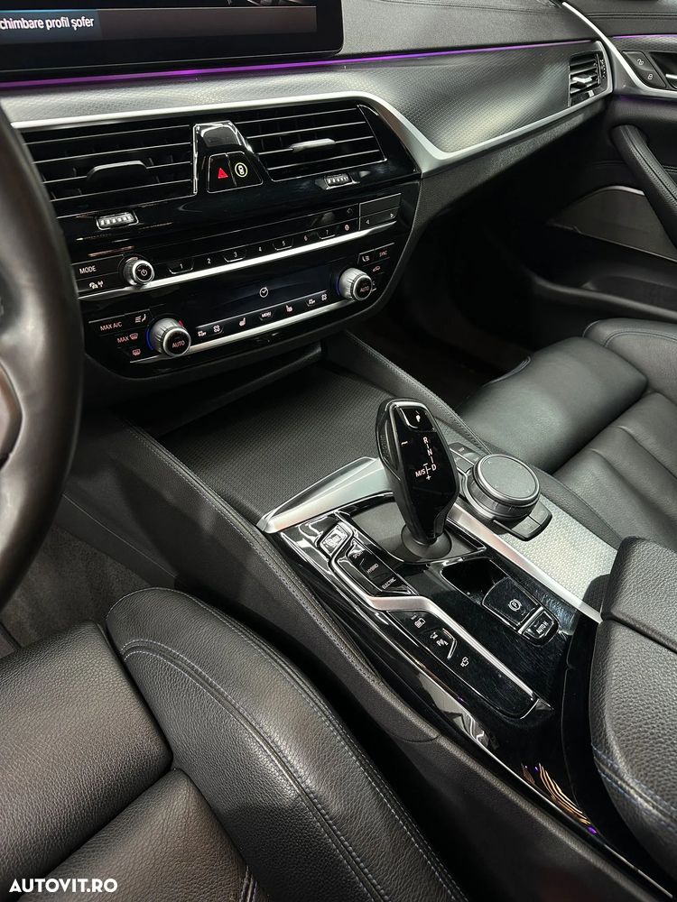 BMW 5 Series 2020 — imagine 11