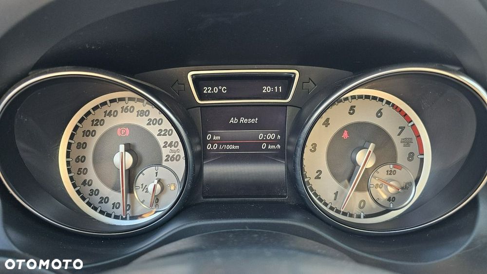 Mercedes-Benz CLA - 32