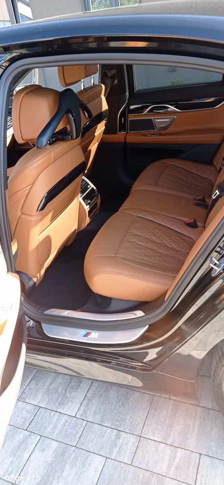 BMW Seria 7 750i xDrive - 8