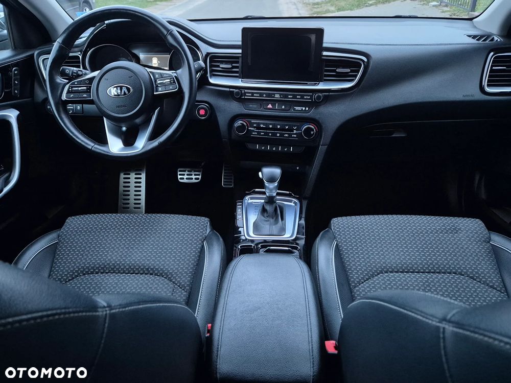 Kia Ceed 1.6 CRDi DCT GT Line - 16