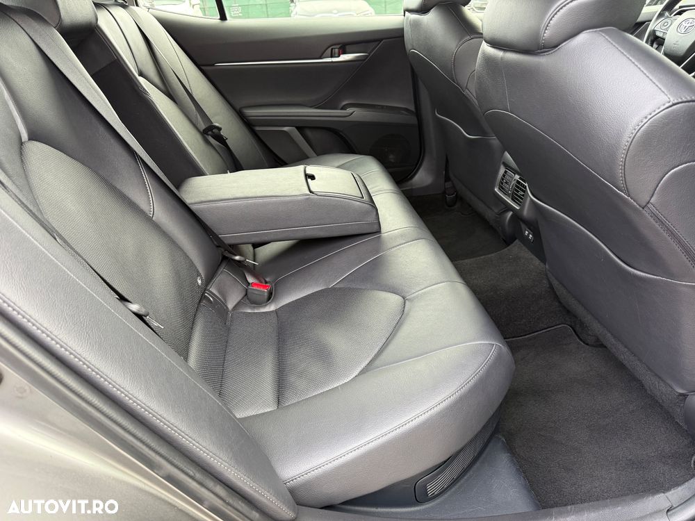 Toyota Camry Business Edition - 18