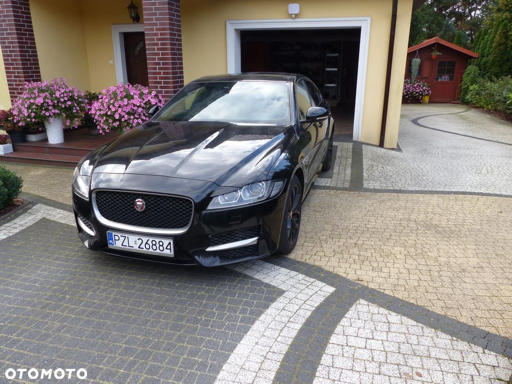 Jaguar XF 2.0 i4D R-Sport - 2