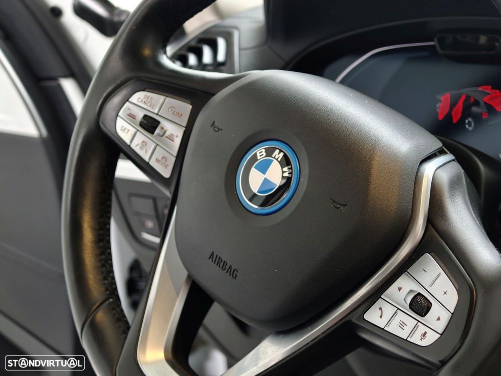 BMW iX3 Impressive - 10
