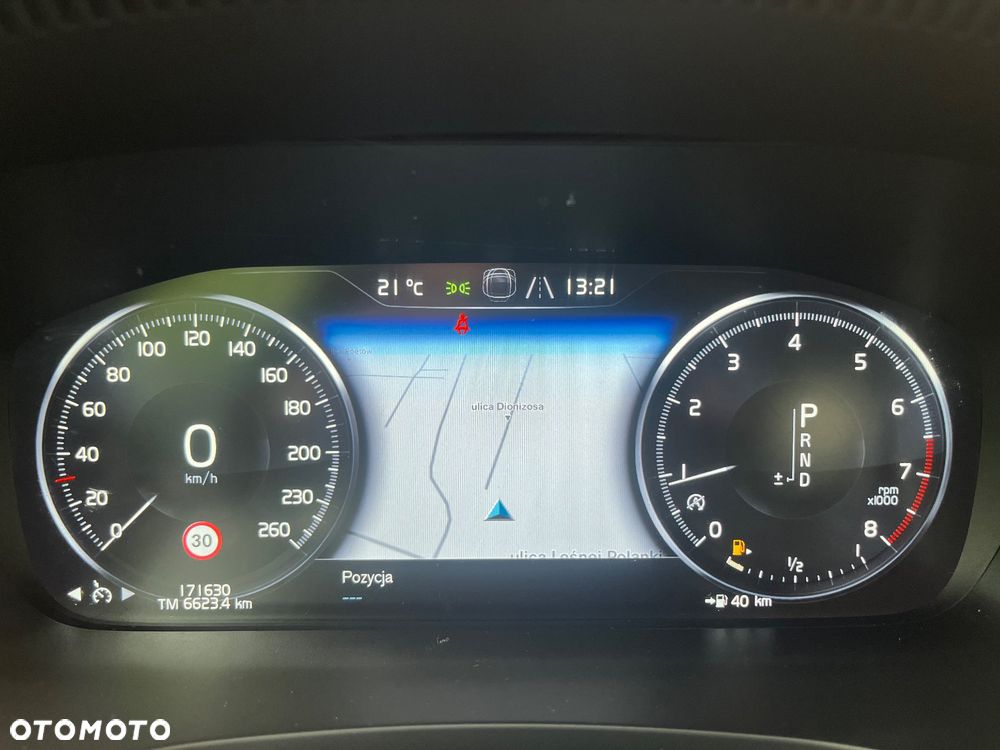 Volvo V60 T4 Momentum Pro - 25