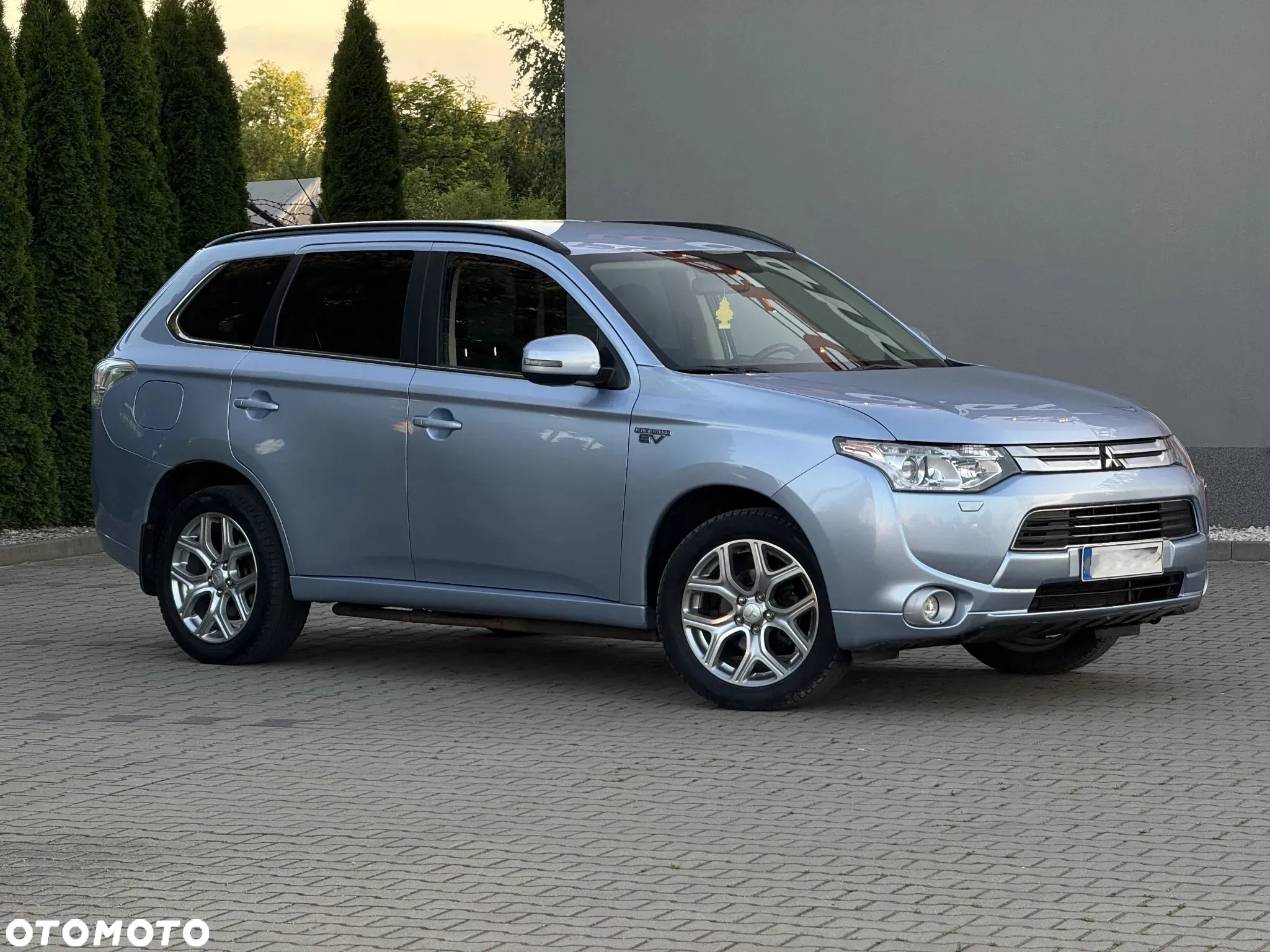 Mitsubishi Outlander 2.0 4WD Plug-In Hybrid Top - 10