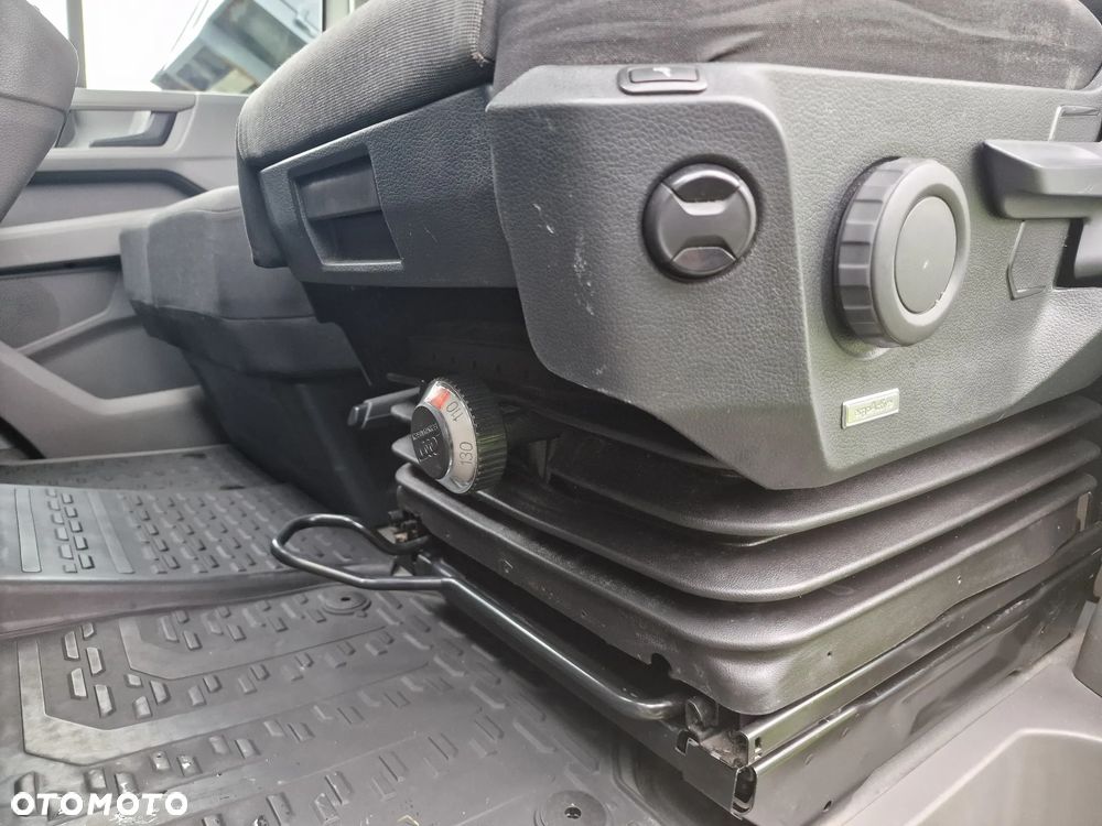 Volkswagen Crafter - 11