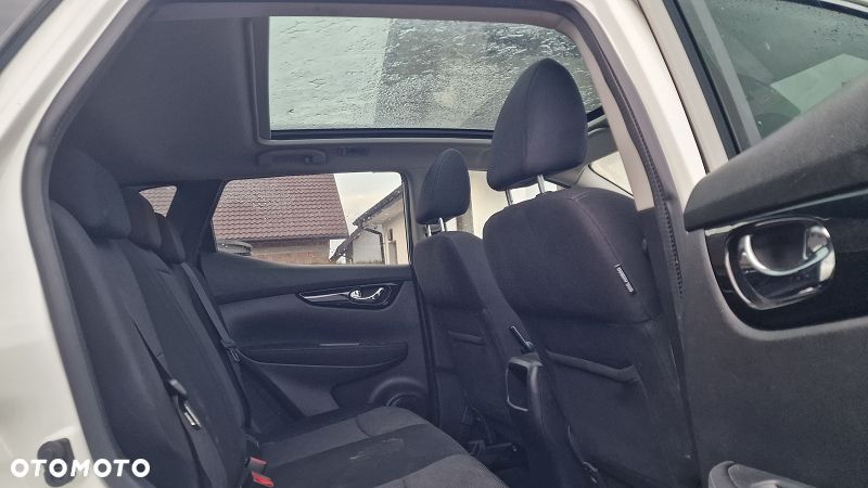 Nissan Qashqai 1.2 DIG-T N-Vision - 16