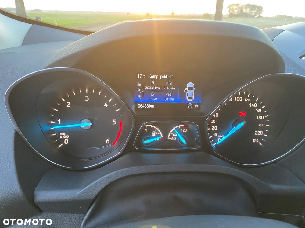 Ford Kuga - 24