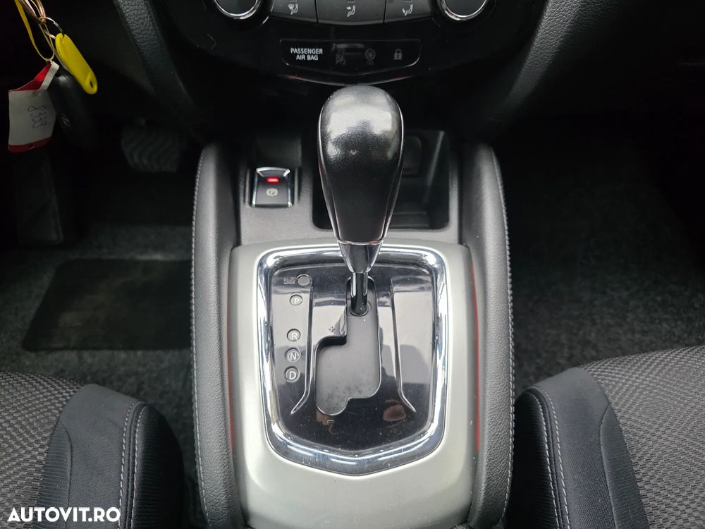 Nissan Qashqai 1.2 DIG-T Xtronic ACENTA - 18