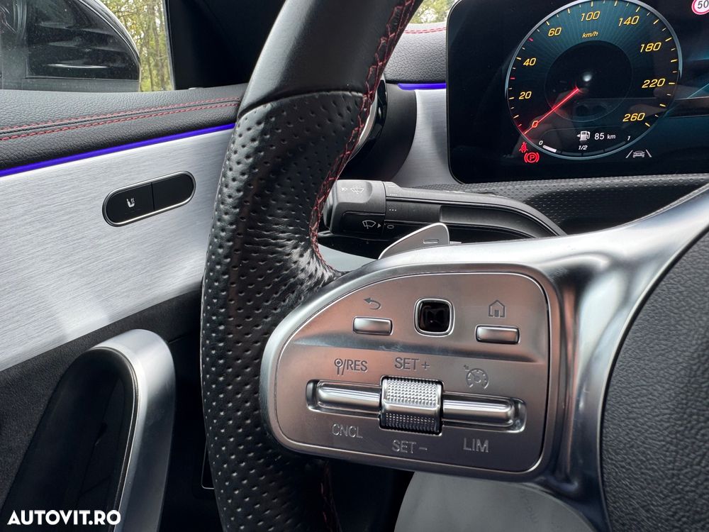 Mercedes-Benz CLA 180 7G-DCT AMG Line - 24