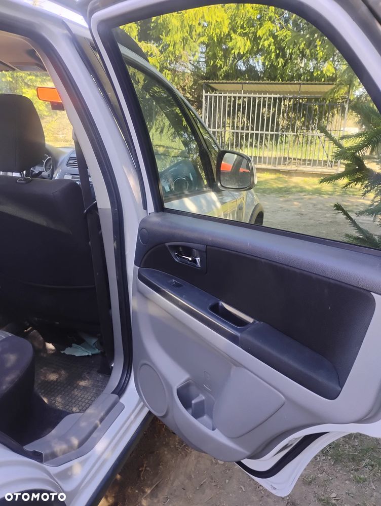 Suzuki SX4 - 17