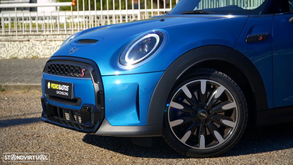 MINI Cabrio Cooper S Premium Classic Auto - 11