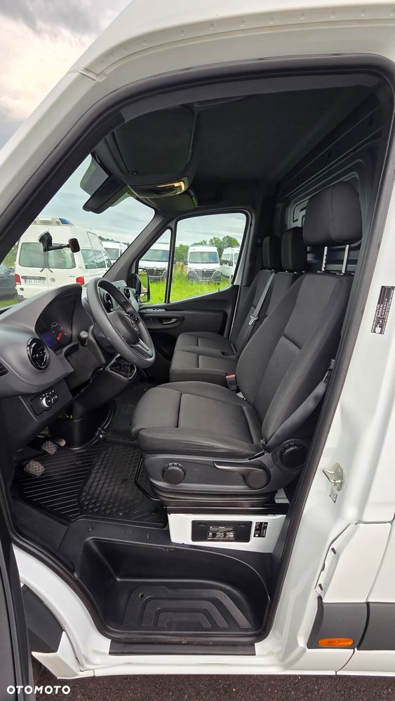 Mercedes-Benz Sprinter - 8