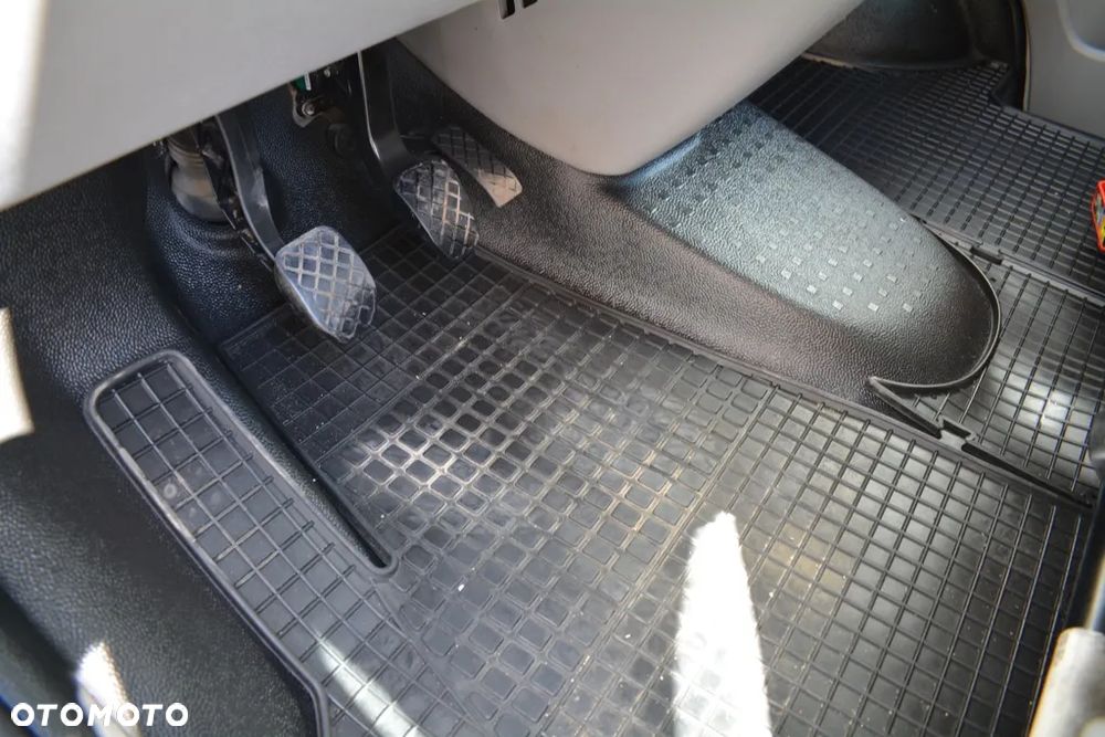 Volkswagen TRANSPORTER T5 LIFT - 19