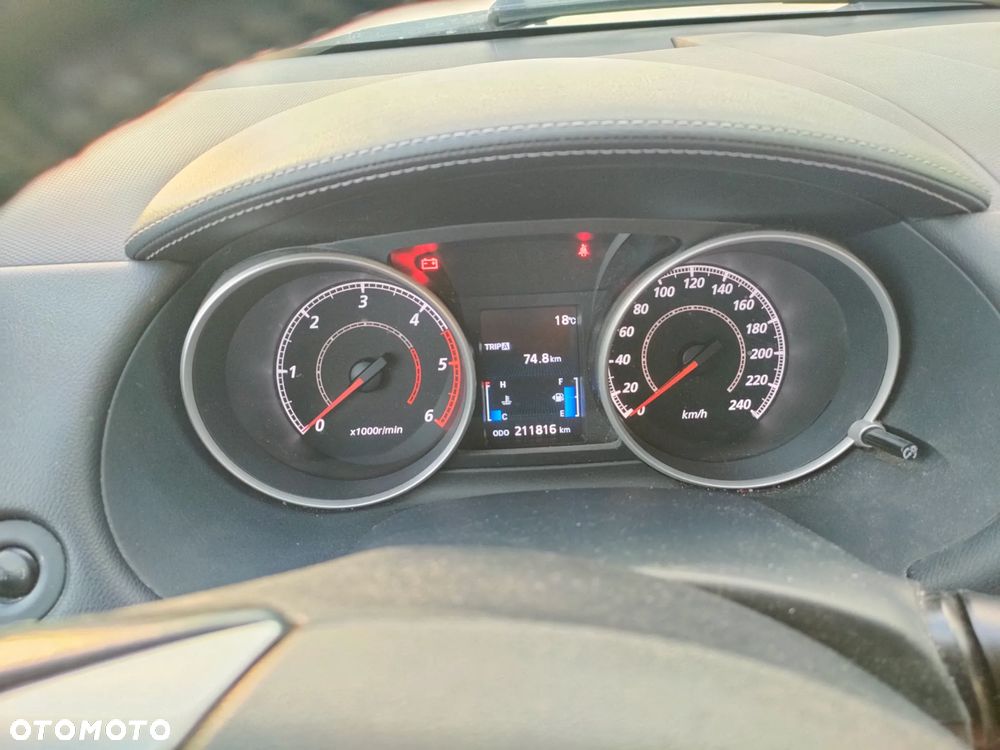 Mitsubishi Outlander - 9