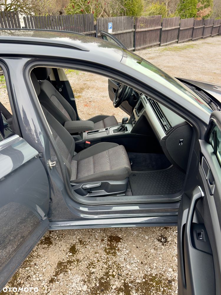 Volkswagen Passat - 17