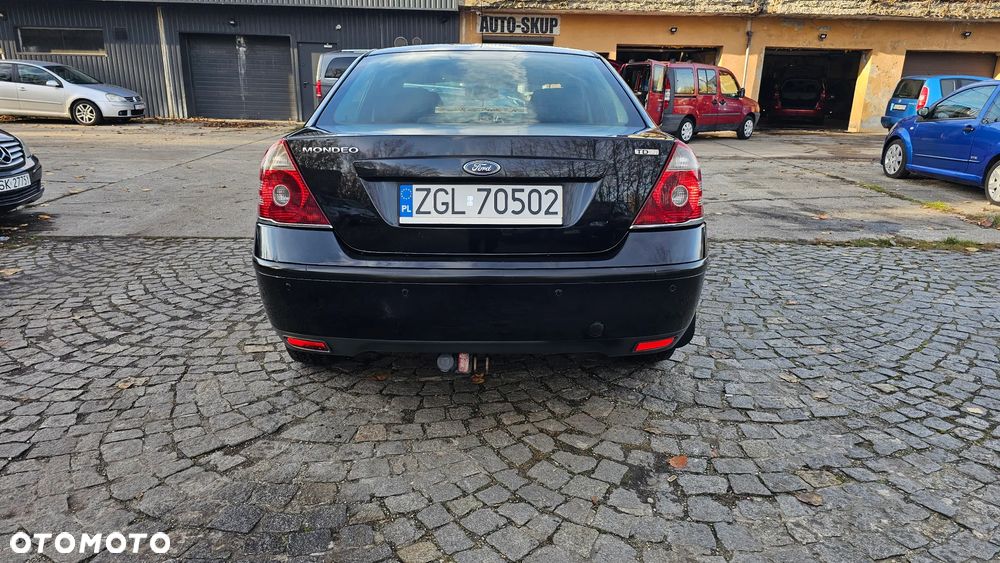 Ford Mondeo 2.0 TDCi DPF Ghia - 6