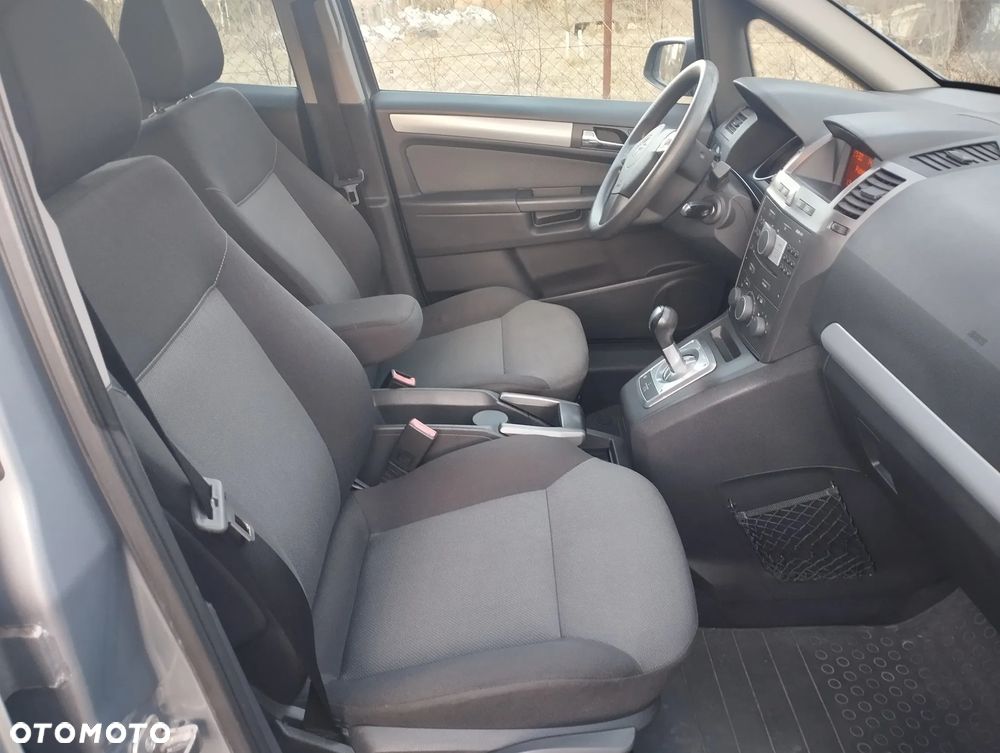 Opel Zafira - 18