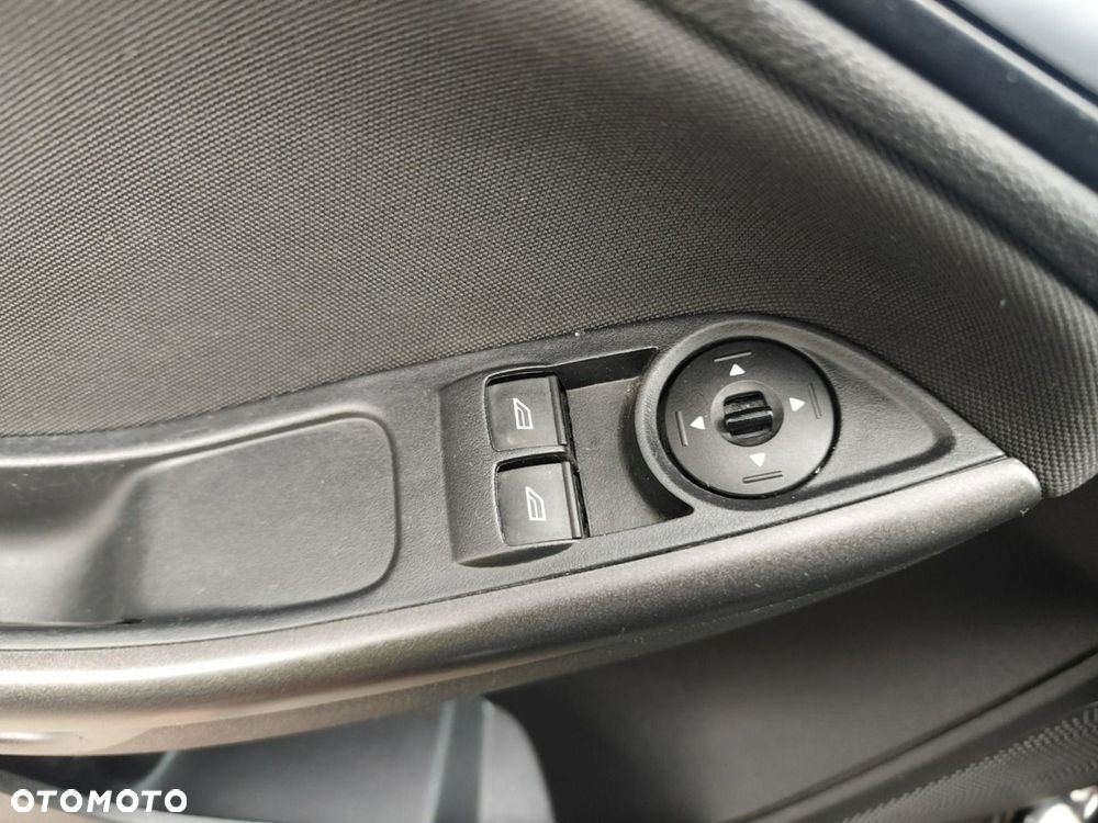 Ford Focus 2.0 EcoBlue Active Business - 11