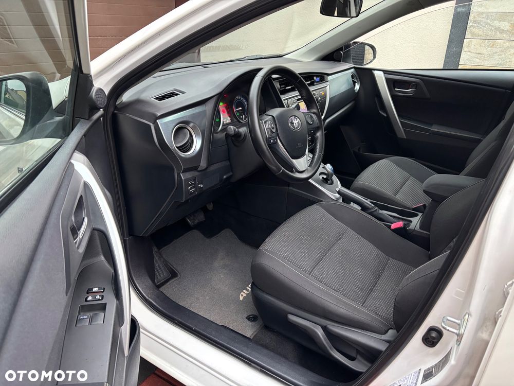 Toyota Auris 1.8 HSD Luna - 10