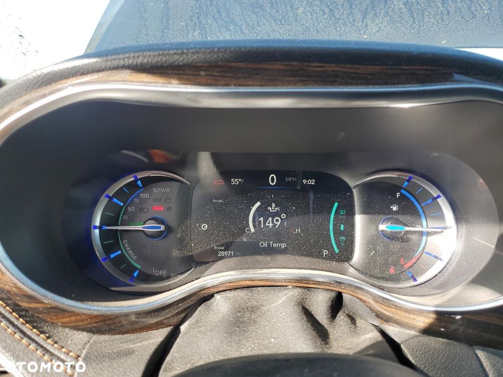 Chrysler Pacifica - 13