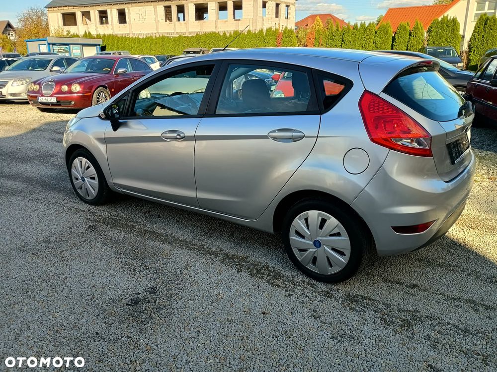 Ford Fiesta - 8