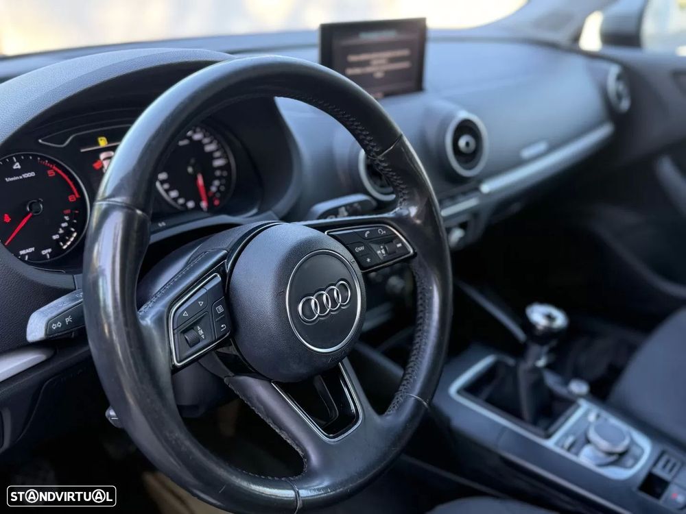 Audi A3 Sportback 1.6 TDI Sport — fotografia 9