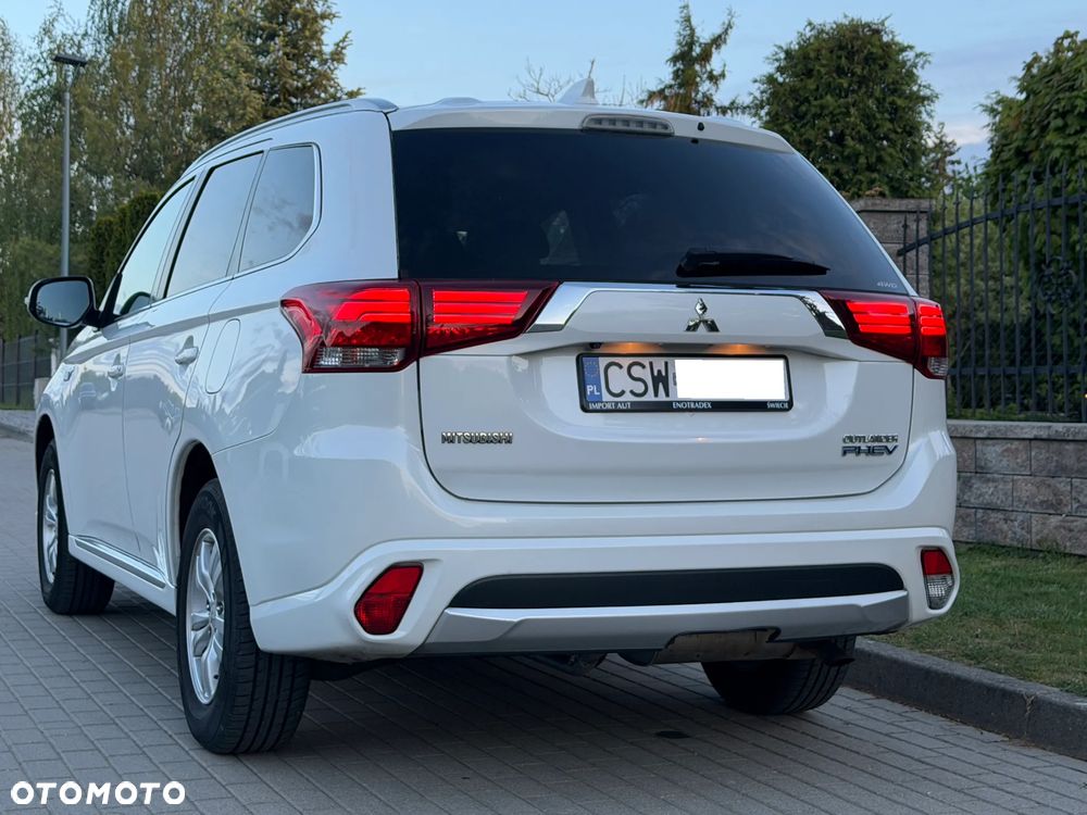 Mitsubishi Outlander 2.0 4WD Plus - 3
