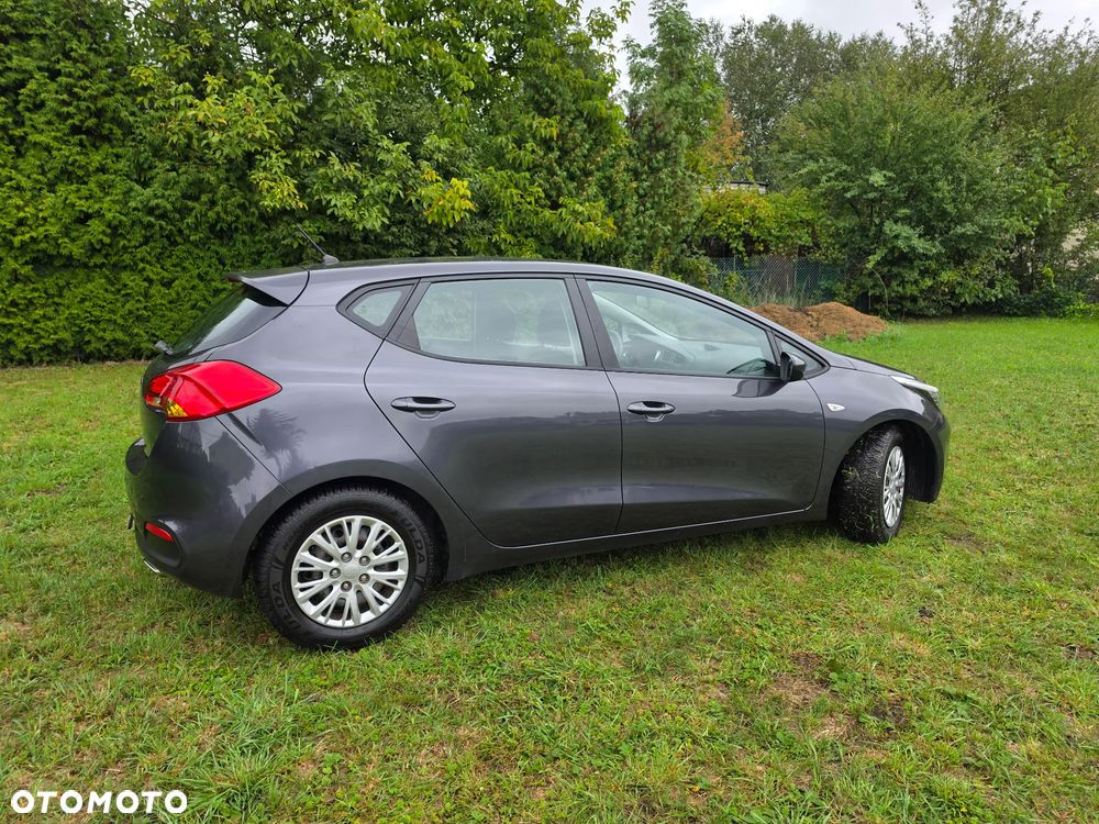 Kia Ceed 1.4 CVVT Attract - 16