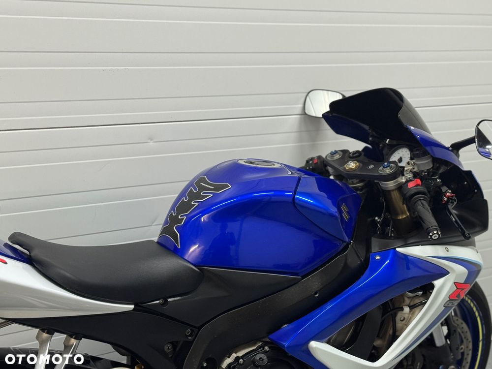 Suzuki GSX-R - 6