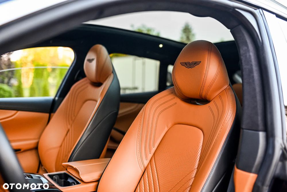 Aston Martin DBX Standard - 26