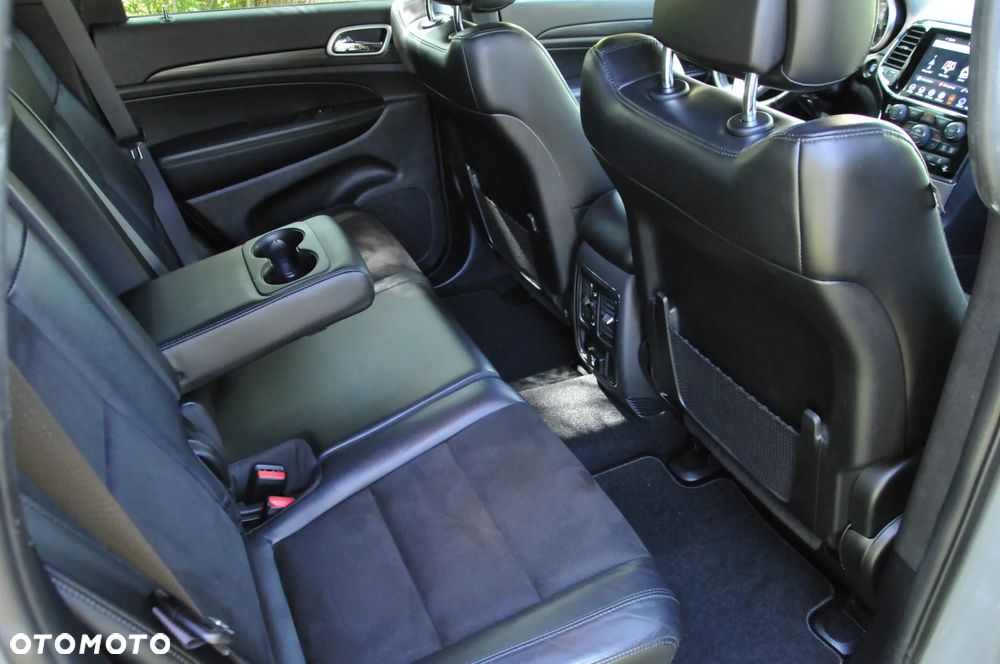 Jeep Grand Cherokee - 17