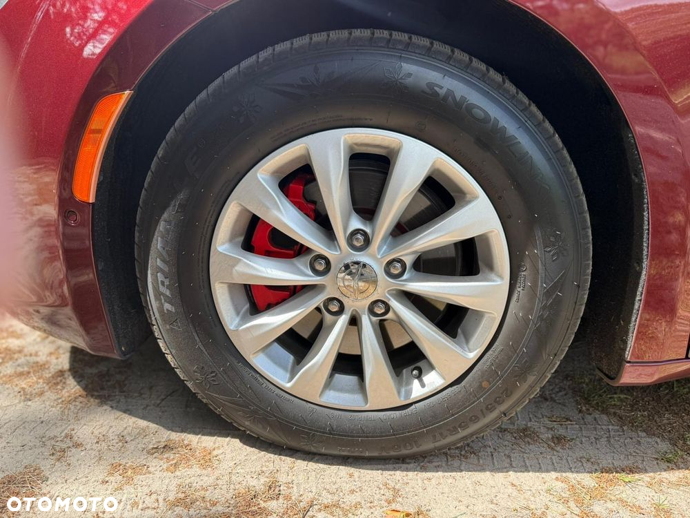Chrysler Pacifica - 17