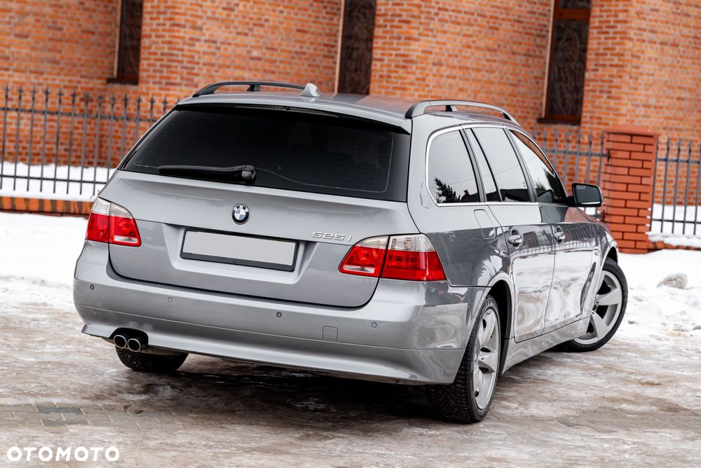 BMW Seria 5 525i Touring - 10