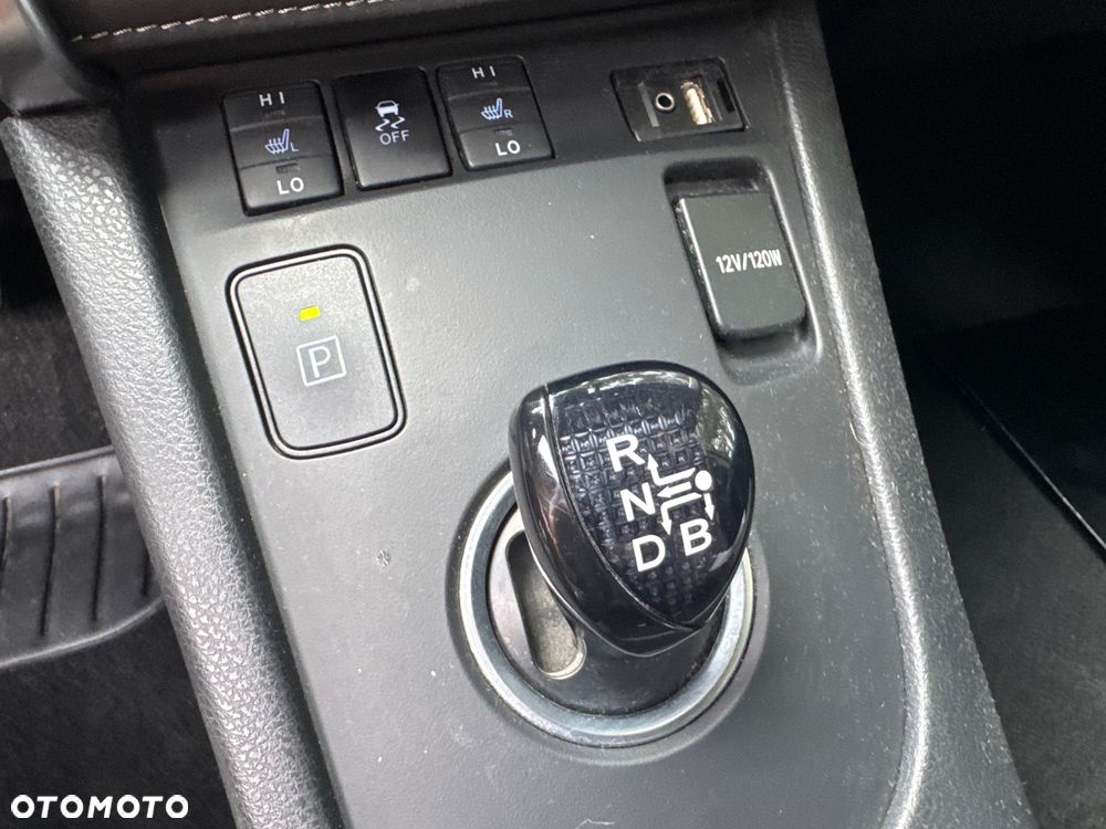 Toyota Auris Hybrid 135 Selection - 17