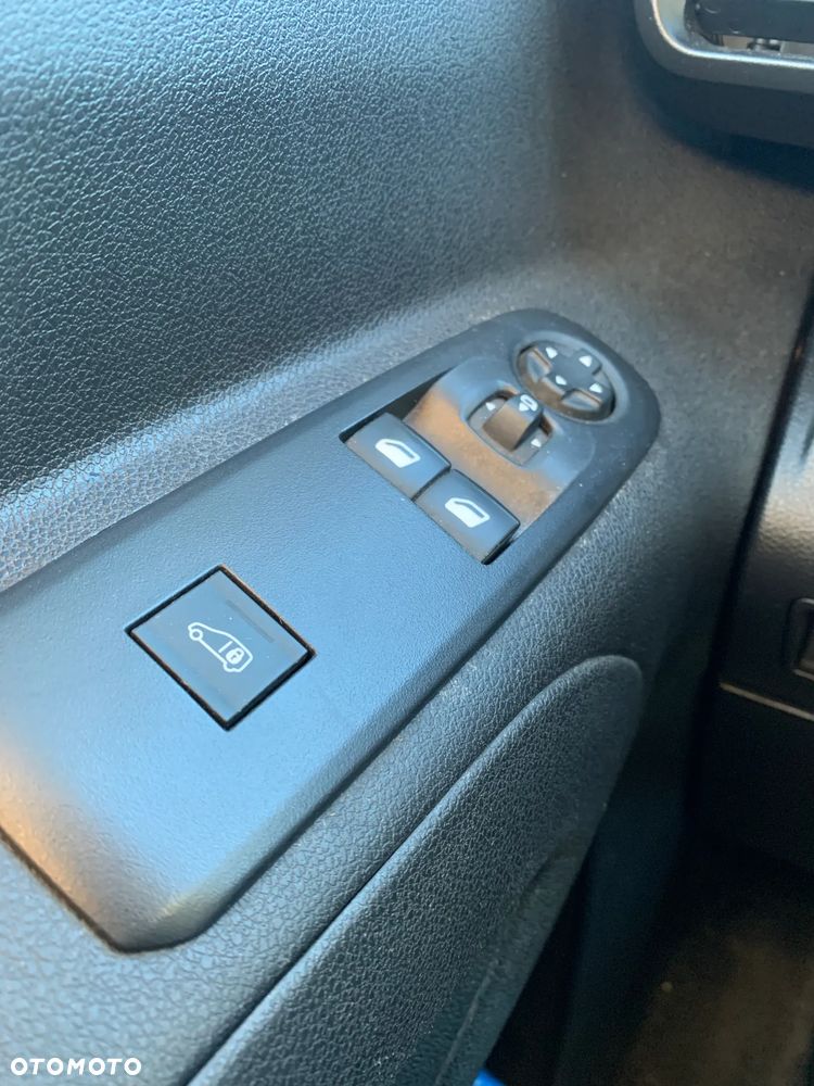 Opel COMBO - 13